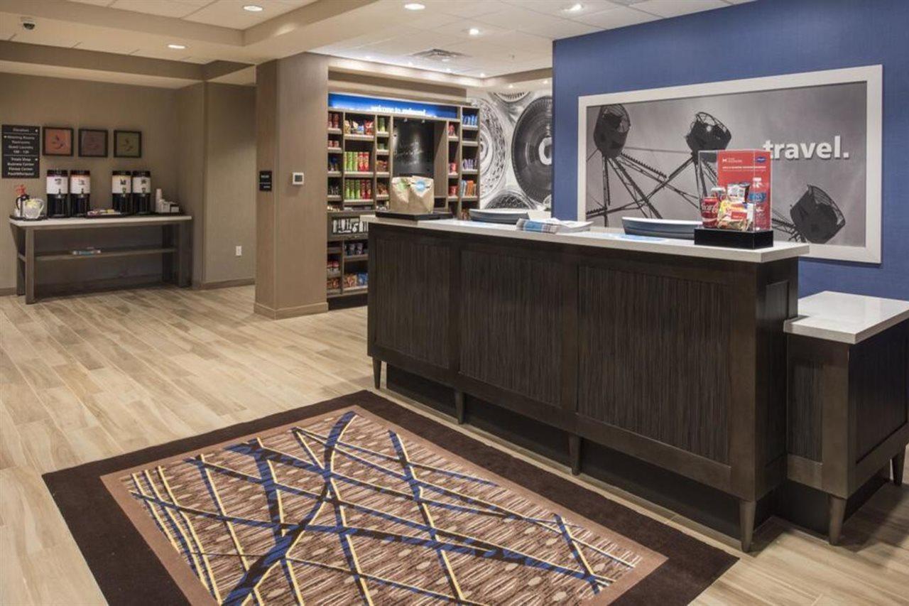 Hampton Inn & Suites Seattle/Redmond Wa Bagian luar foto