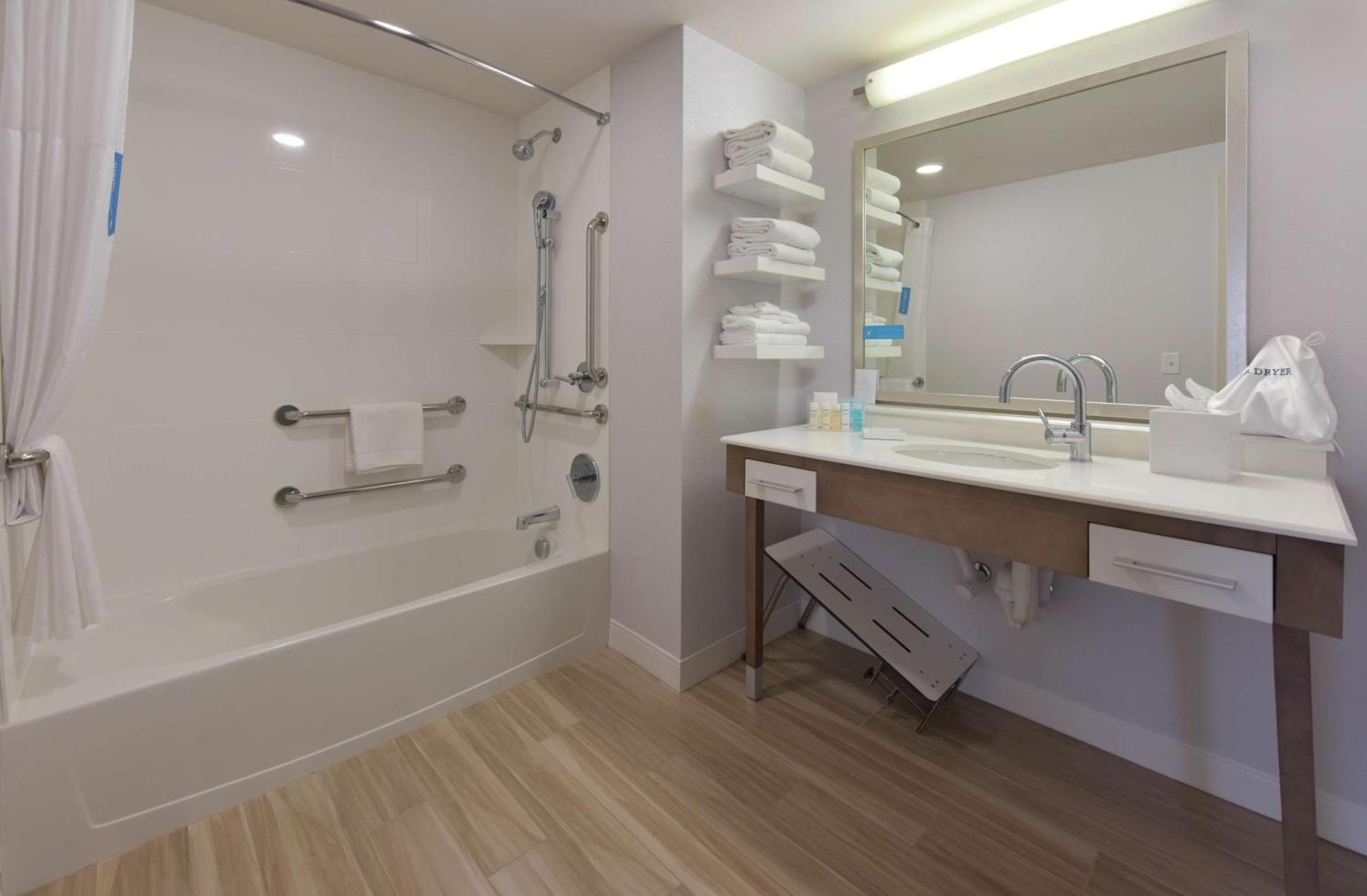Hampton Inn & Suites Seattle/Redmond Wa Bagian luar foto
